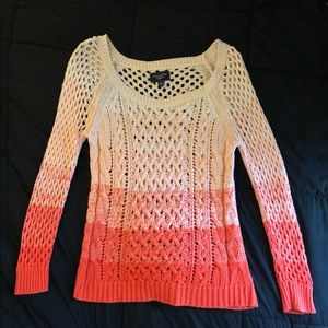 American Eagle Pink Sweater Small Two tone, ombré Valentine’s Day